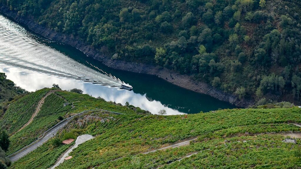 Navegación por Ribeira Sacra Navegación por Ribeira Sacra